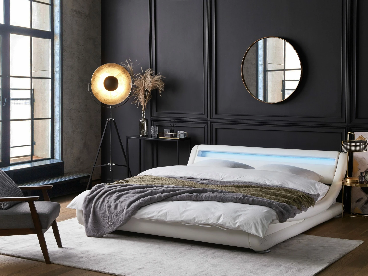 Bed Kunstleer Wit Met LED-verlichting In Diverse Formaten AVIGNON - Afbeelding 2