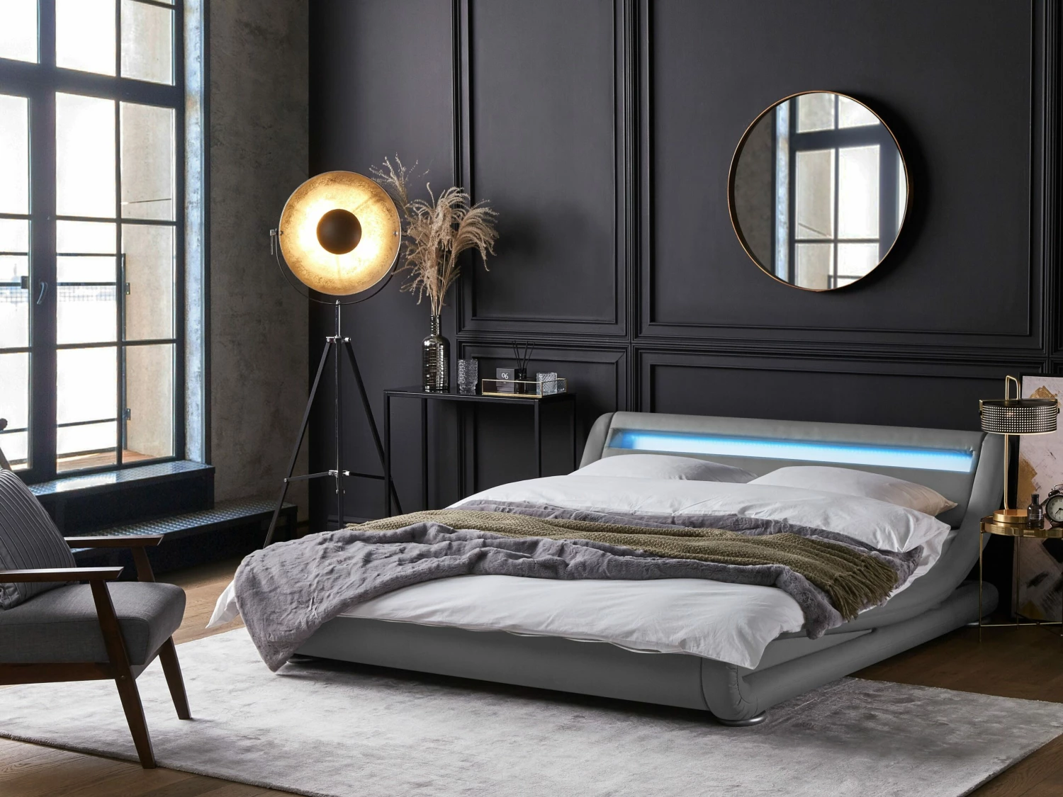 Bed Kunstleer Grijs Met LED-verlichting In Diverse Formaten AVIGNON - Afbeelding 2
